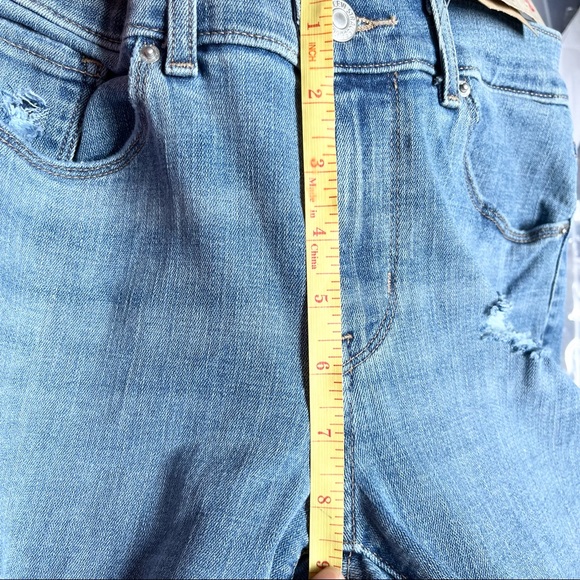 Levi's Womens Bermuda Shorts Mid Rise - Picture 16 of 16